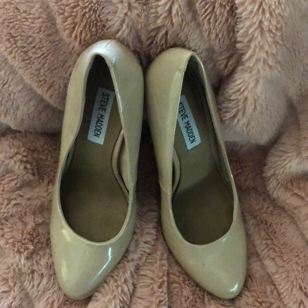 NUDE Steve Madden platform heels